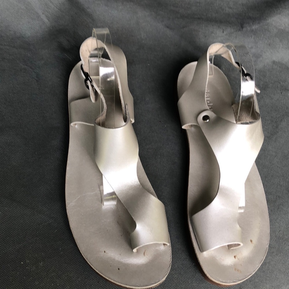 Unique slip on thong sandal. Size EU 45